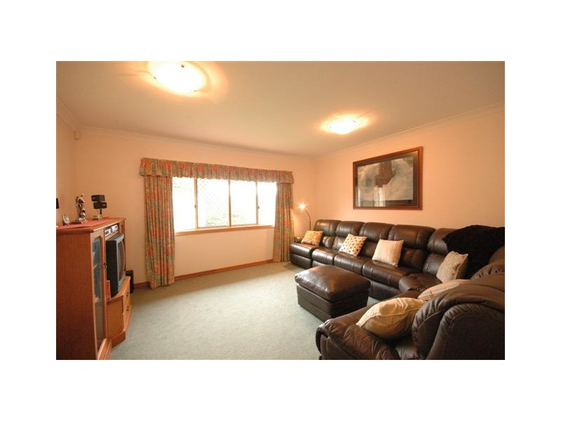 121 Spring Street, Middle Ridge QLD 4350