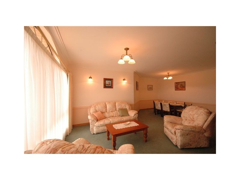 121 Spring Street, Middle Ridge QLD 4350