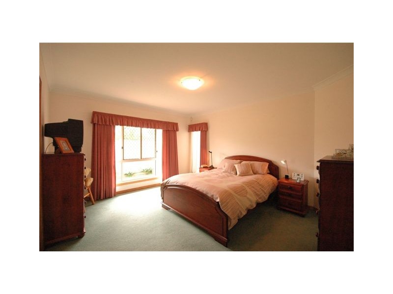 121 Spring Street, Middle Ridge QLD 4350