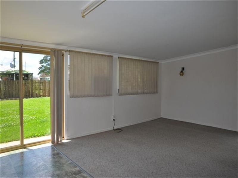 4 Walker Street, Harristown QLD 4350