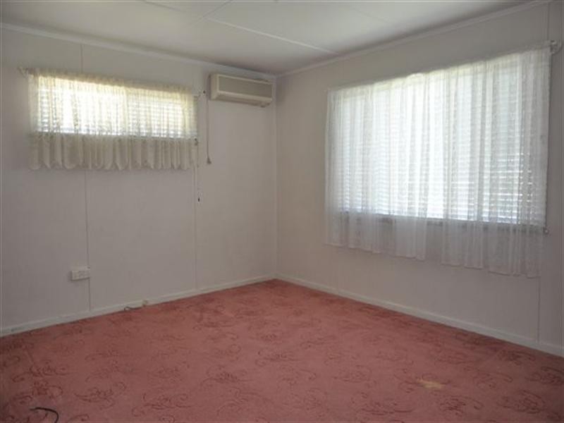 4 Walker Street, Harristown QLD 4350