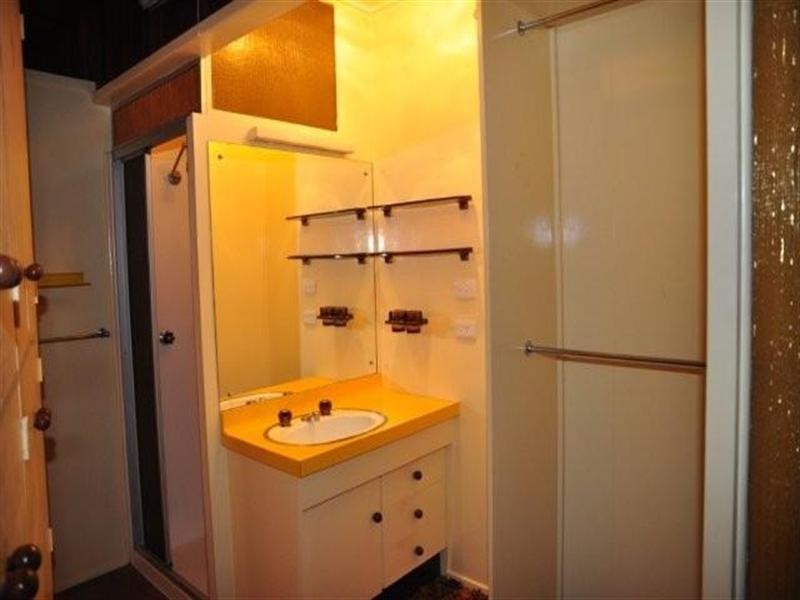 3 Peter Street, Mount Lofty QLD 4350