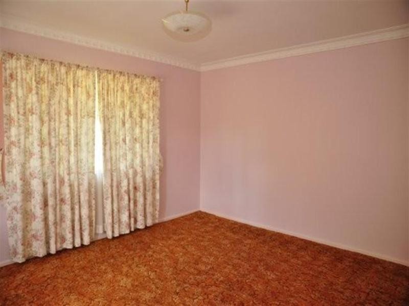 3 Peter Street, Mount Lofty QLD 4350