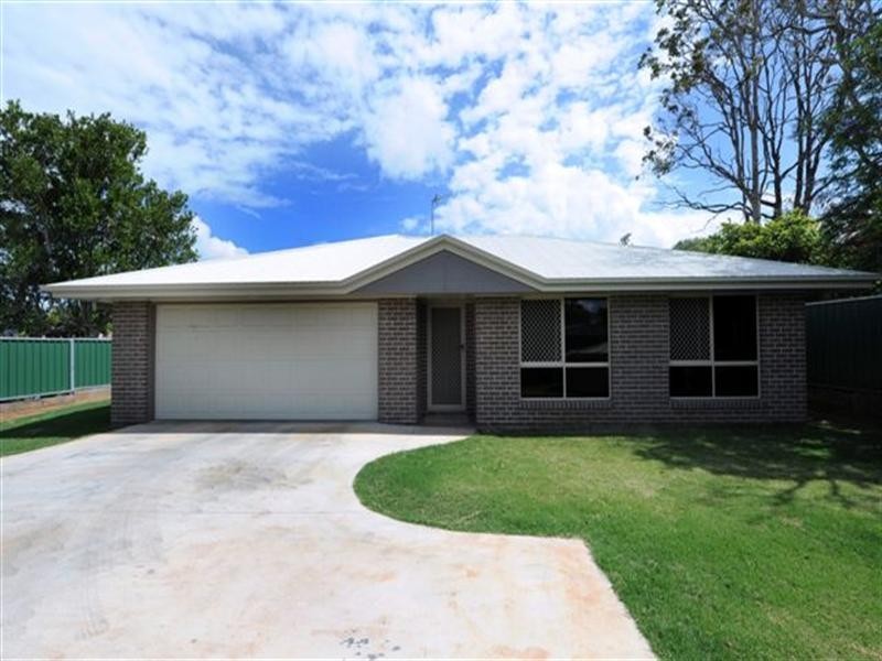 166D South Street, Centenary Heights QLD 4350