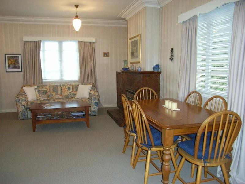 31 Alford Street, Mount Lofty QLD 4350