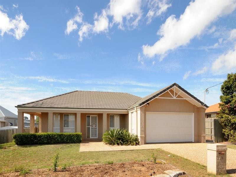 296 Ramsay Street, Middle Ridge QLD 4350