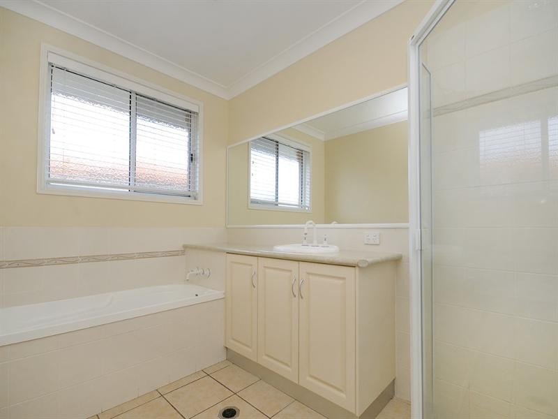 296 Ramsay Street, Middle Ridge QLD 4350