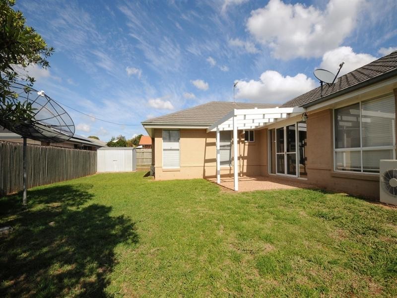 296 Ramsay Street, Middle Ridge QLD 4350