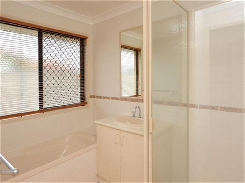 6 Pillar Street, Middle Ridge QLD 4350