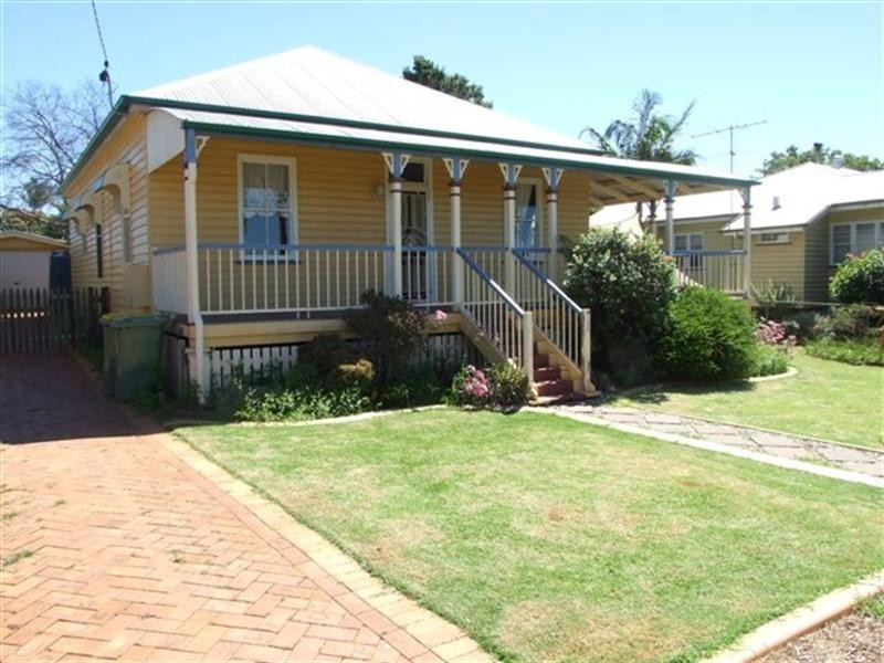 29 Lloyd Street, Harristown QLD 4350