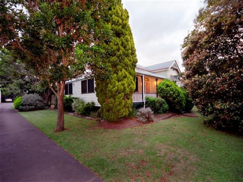10 Warwick Street, Harristown QLD 4350