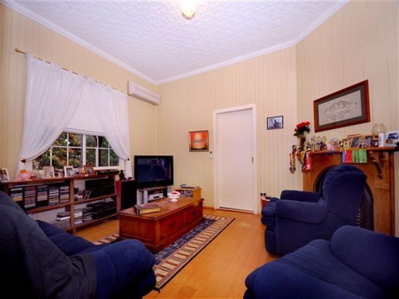 10 Warwick Street, Harristown QLD 4350