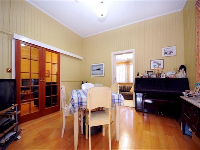10 Warwick Street, Harristown QLD 4350