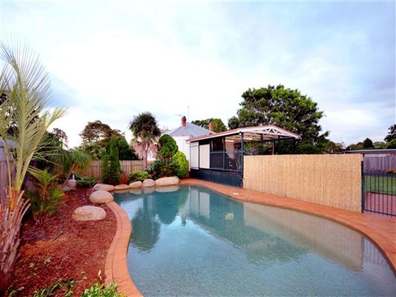10 Warwick Street, Harristown QLD 4350