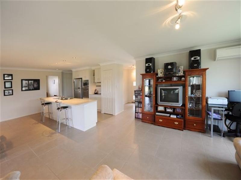 11 Whitman Street, Westbrook QLD 4350