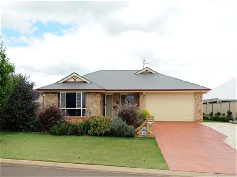 11 Dunbar Court, Highfields QLD 4352
