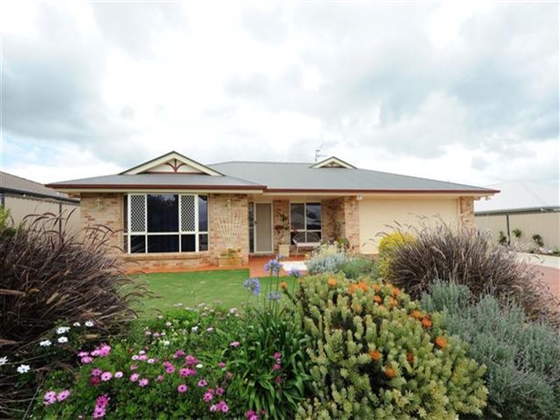 11 Dunbar Court, Highfields QLD 4352