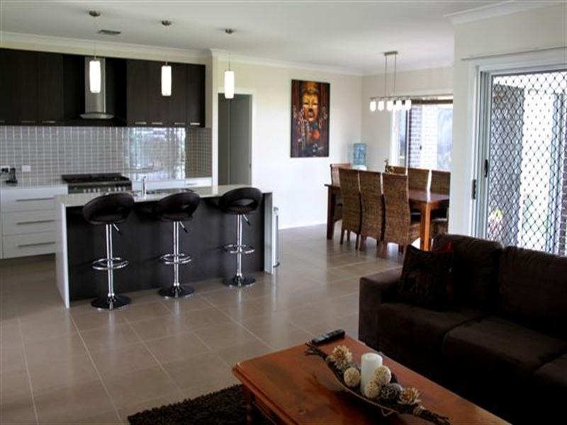 11 Plover Court, Highfields QLD 4352