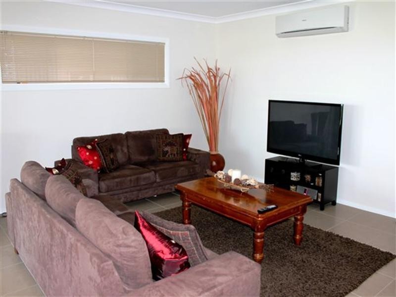 11 Plover Court, Highfields QLD 4352