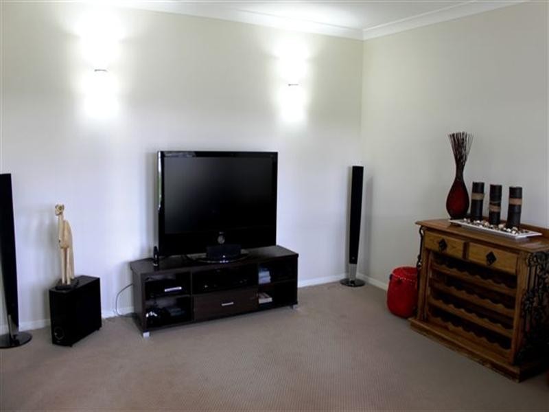 11 Plover Court, Highfields QLD 4352