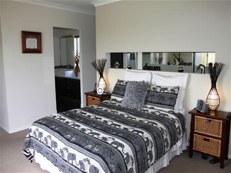 11 Plover Court, Highfields QLD 4352