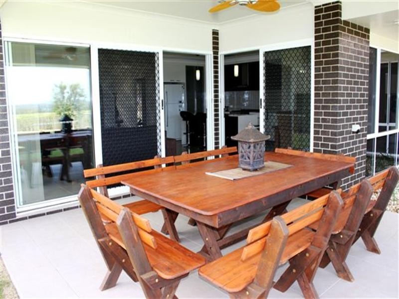 11 Plover Court, Highfields QLD 4352