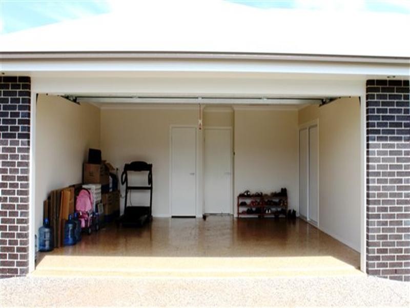 11 Plover Court, Highfields QLD 4352