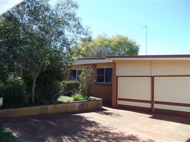 16 Hazzard Street, Centenary Heights QLD 4350