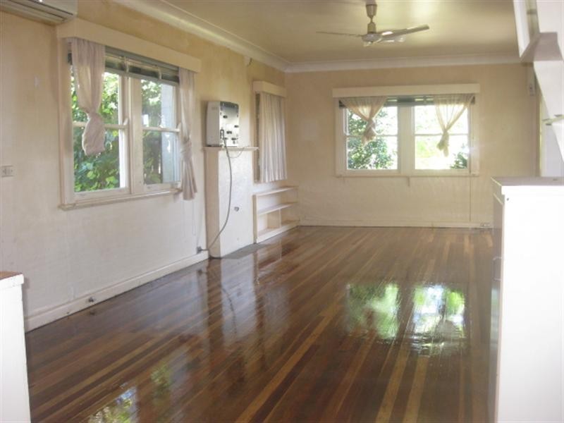 22 Hennessy Street, Harristown QLD 4350