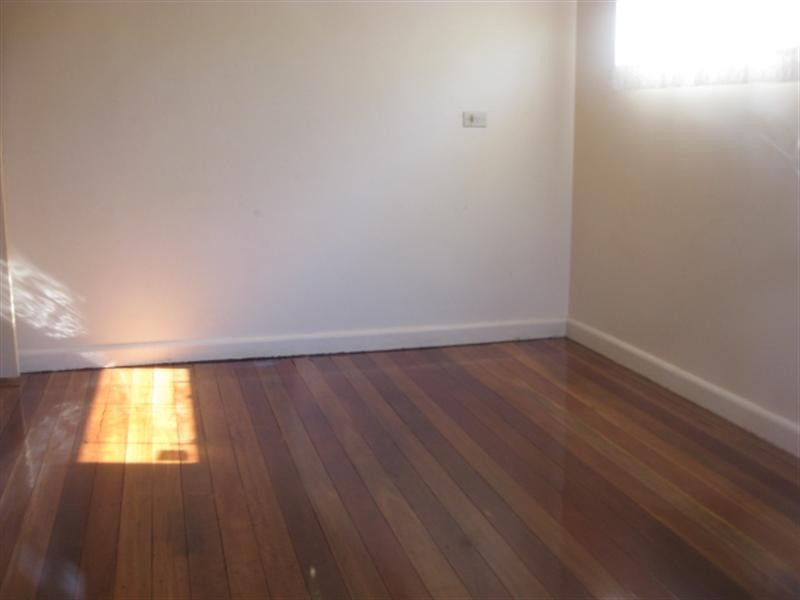 22 Hennessy Street, Harristown QLD 4350