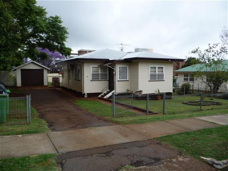 35 Joyce Street, South Toowoomba QLD 4350