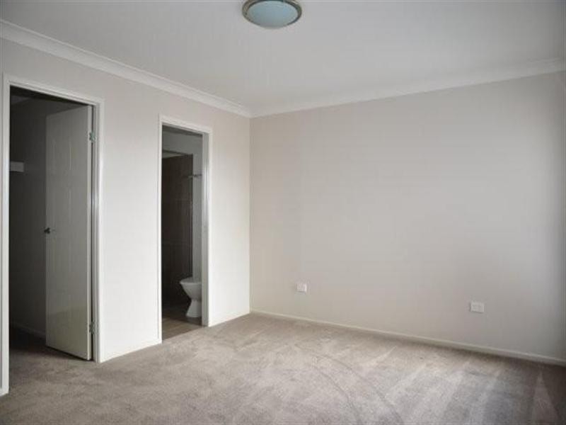 16 Vinnicombe Street, Kearneys Spring QLD 4350