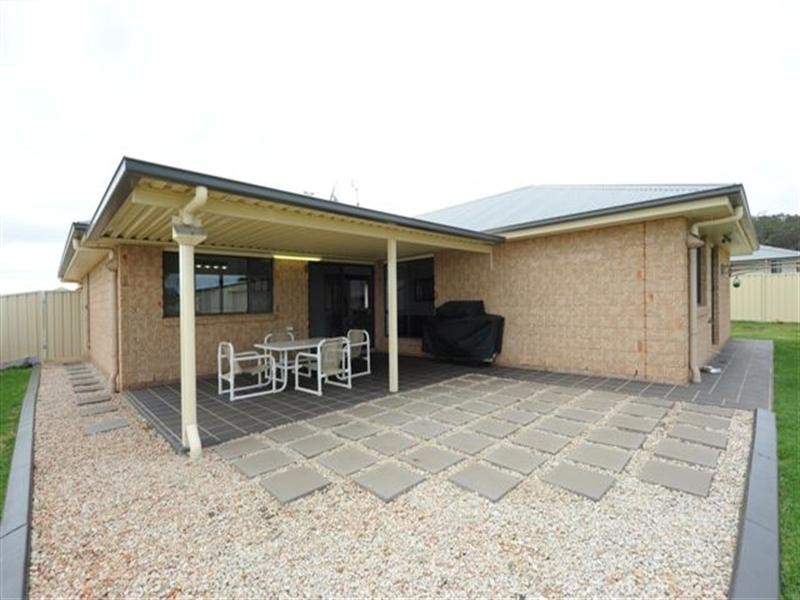 17 Whitman Street, Westbrook QLD 4350