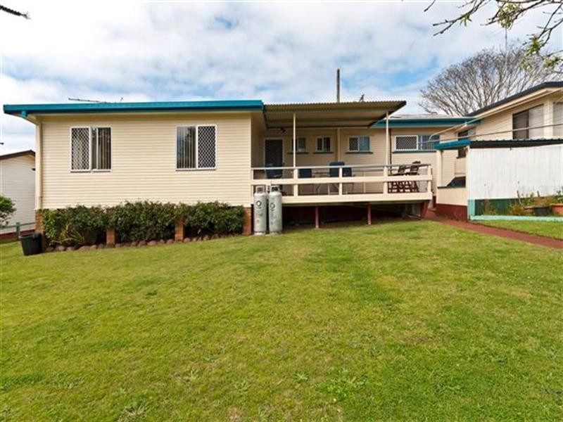 11 McNamara Street, Centenary Heights QLD 4350