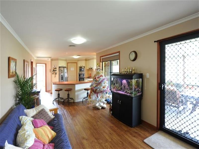 9 Marlowe Court, Westbrook QLD 4350