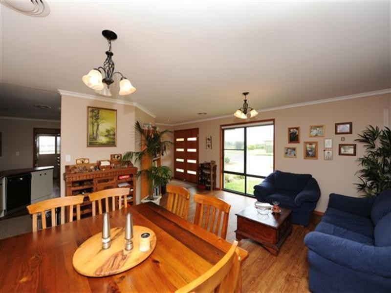 9 Marlowe Court, Westbrook QLD 4350