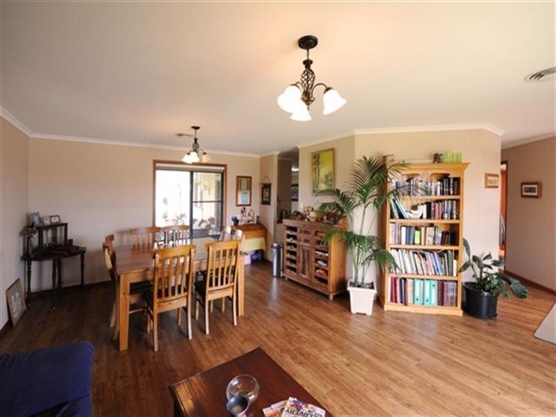 9 Marlowe Court, Westbrook QLD 4350