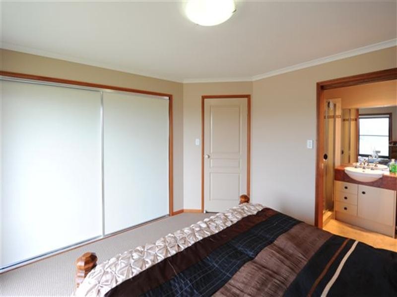 9 Marlowe Court, Westbrook QLD 4350