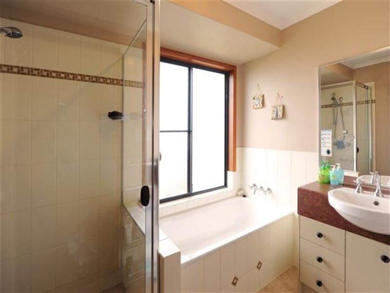 9 Marlowe Court, Westbrook QLD 4350