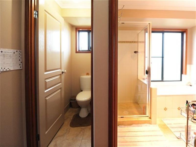 9 Marlowe Court, Westbrook QLD 4350