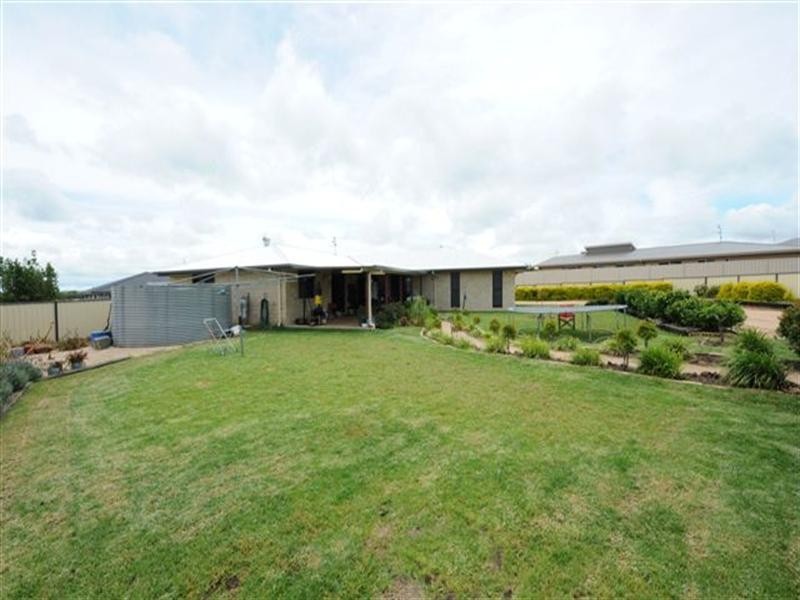 9 Marlowe Court, Westbrook QLD 4350