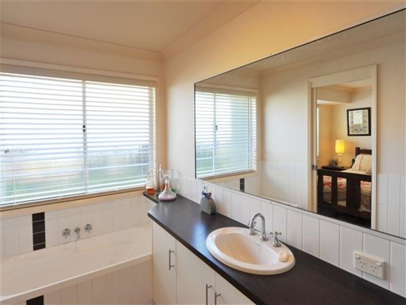 16 Quail Street, Rangeville QLD 4350