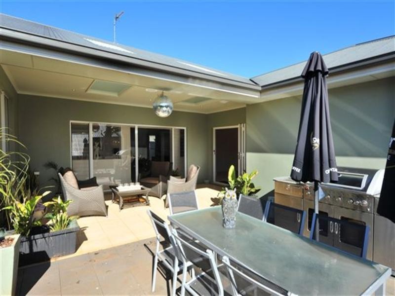 16 Quail Street, Rangeville QLD 4350