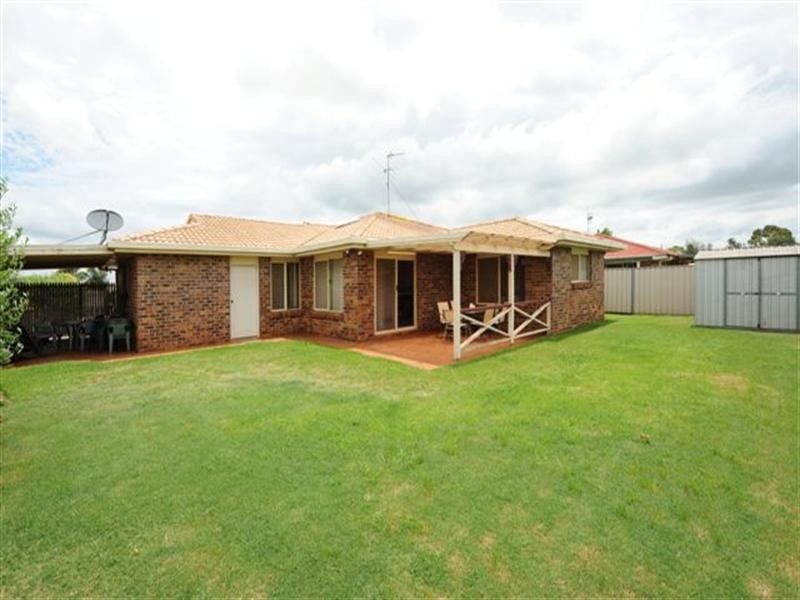 47 Gainsborough Drive, Glenvale QLD 4350