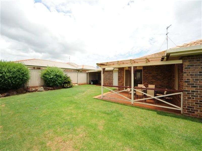 47 Gainsborough Drive, Glenvale QLD 4350