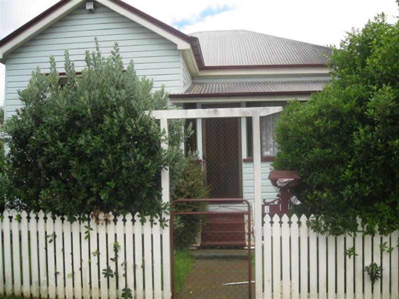 19 Phillip Street, Toowoomba QLD 4350