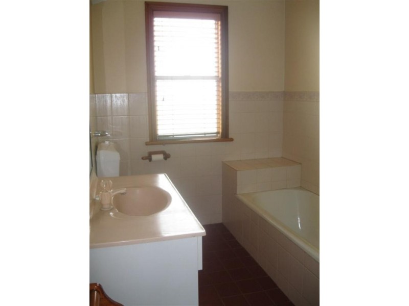 19 Phillip Street, Toowoomba QLD 4350