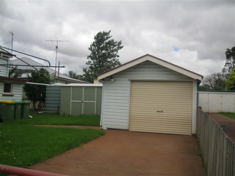 19 Phillip Street, East Toowoomba QLD 4350