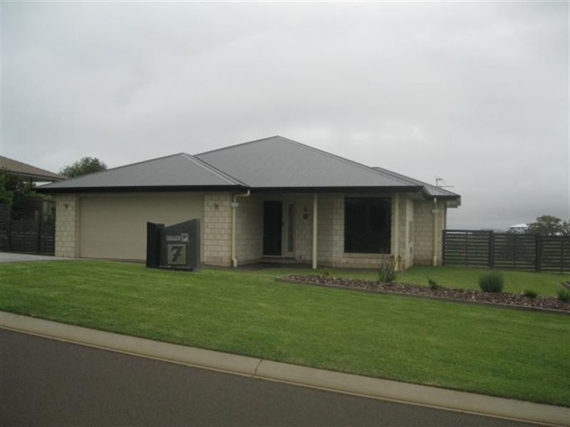 7 Liam Drive, Highfields QLD 4352