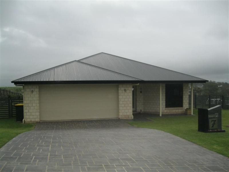7 Liam Drive, Highfields QLD 4352